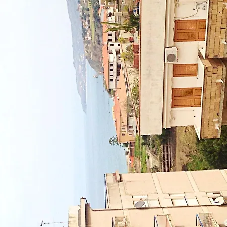 아파트 One Bedroom At 700 M Away From The With Sea View Balcony And Wifi 트로페아